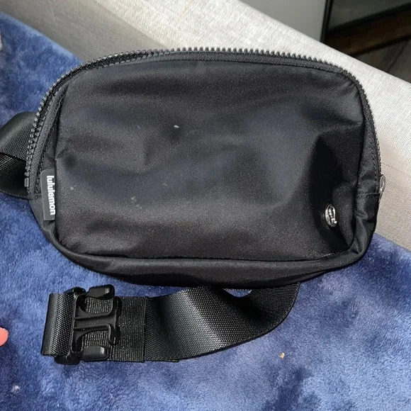 Lululemon waist bag - Picture 1 of 3